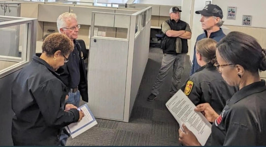 Mayor Bass, Paul Krekorian and Governor Newsom confer in Emergency Operations Center